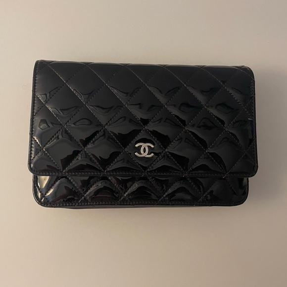Chanel WOC Classic Logo - Black Patent Leather - Picture 3 of 14
